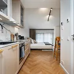 Stylish Volta Quarter With Ac Apartment *
