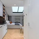 Stylish Volta Quarter With Ac *