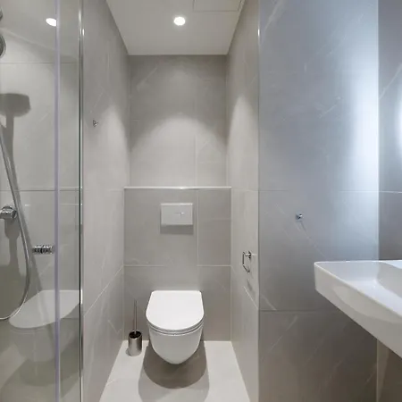 Stylish Volta Quarter With Ac