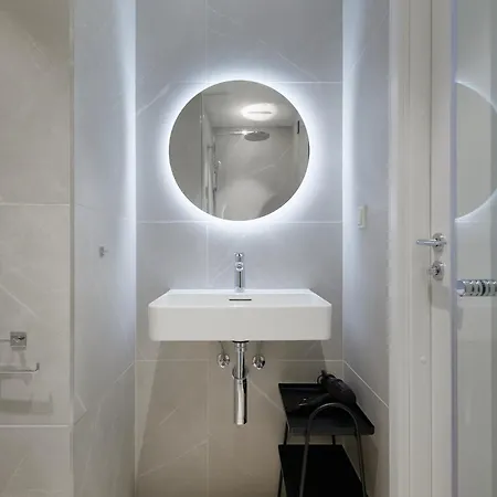 Stylish Volta Quarter With Ac Apartament