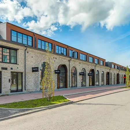 Stylish Volta Quarter With Ac Tallin