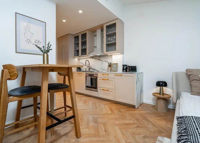 Stylish Volta Quarter With Ac *