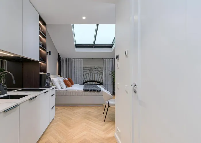 Stylish Volta Quarter With Ac *