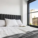 Stylish Volta Quarter With Ac
