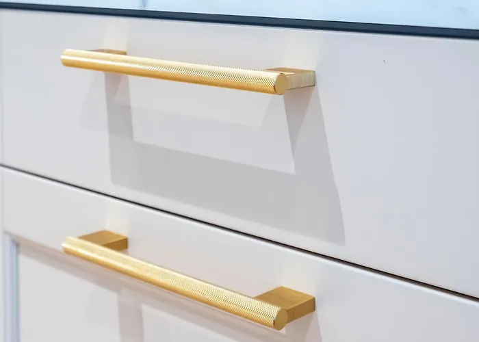 Stylish Volta Quarter With Ac *